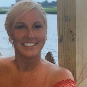 Meet your Posher, Delia